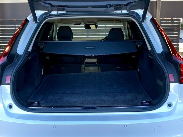 V90 B5 モメンタム AppleCarPlay/Googleナビ/黒革シート/ブラインドスポット/アダプティブクルーズコントロール/シートヒーター/ステアリングヒーター/パワーテールゲート/パワーシート/スマートキー(52枚目)