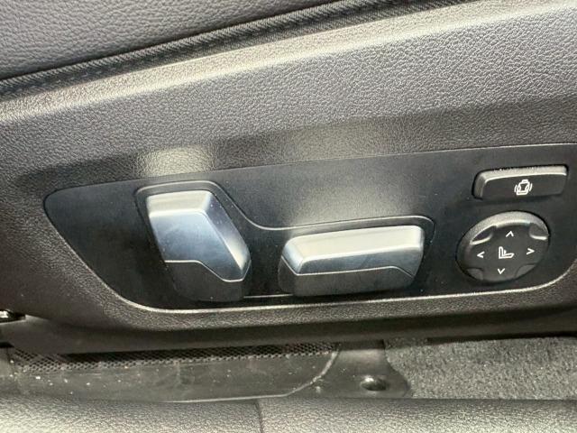 お問い合わせは０１２０ー３７ー４０９２まで。専門店だからこその知識・経験豊富なスタッフ達が、お客様に最適な一台をご案内致します。