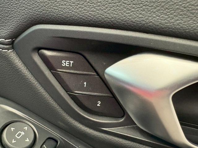 お問い合わせは０１２０ー３７ー４０９２まで。専門店だからこその知識・経験豊富なスタッフ達が、お客様に最適な一台をご案内致します。