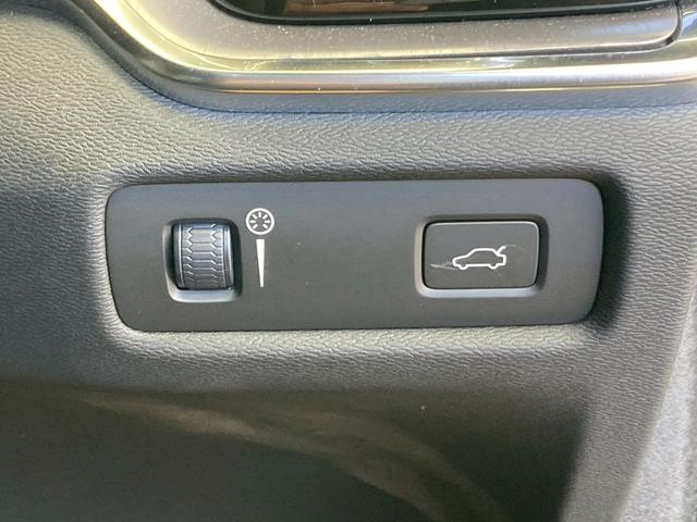 お問い合わせは０１２０ー３７ー４０９２まで。専門店だからこその知識・経験豊富なスタッフ達が、お客様に最適な一台をご案内致します。