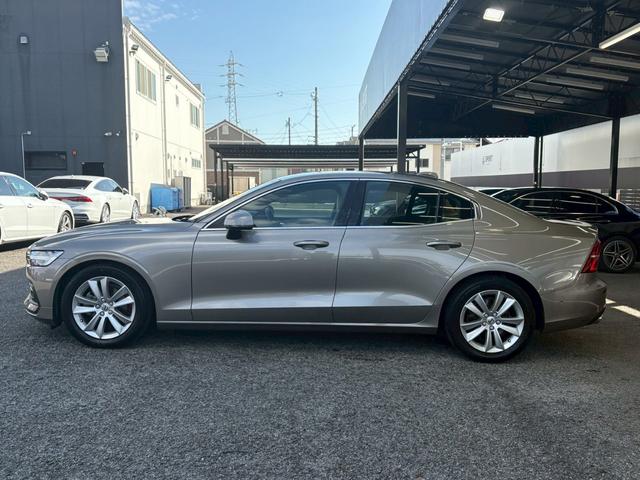 お問い合わせは０１２０ー３７ー４０９２まで。専門店だからこその知識・経験豊富なスタッフ達が、お客様に最適な一台をご案内致します。