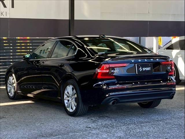 遠方販売もお任せ下さい。弊社御成約の６割が遠方のお客様です！日本全国どちらにでもお車の販売・ご納車が可能でございます。