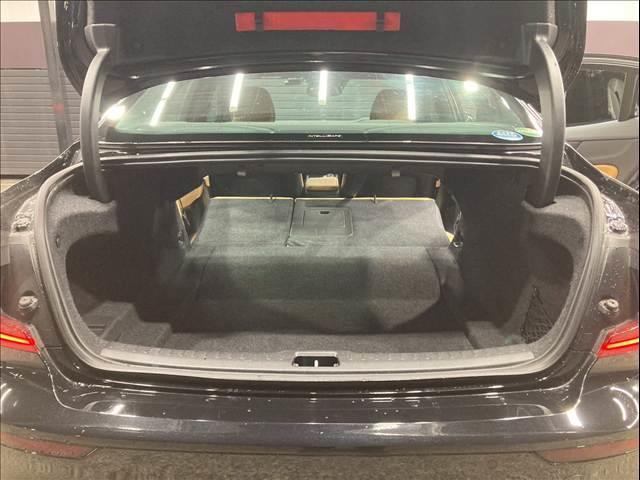 広々としたラゲッジルームはレジャーにも大活躍です！！