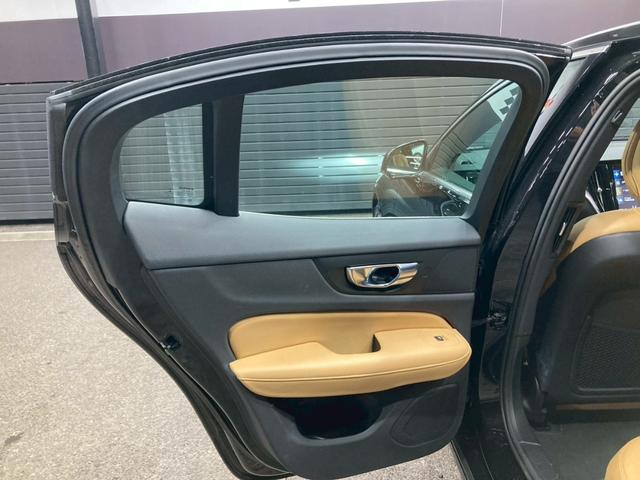 お問い合わせは０１２０ー３７ー４０９２まで。専門店だからこその知識・経験豊富なスタッフ達が、お客様に最適な一台をご案内致します。