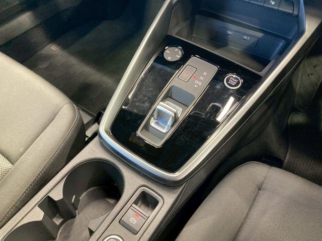 Ａ３ スポーツバック３０ＴＦＳＩ　コンビニエンスＰＫＧ／アシスタンスＰＫＧ／シートヒーター／フルセグ／障害物センサー／ＡＣＣ／ＢＳＭ／レーンキープアシスト／レーダークルコン／パーキングアシスト／バーチャルコックピット／オートライト（69枚目）