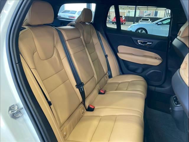 V60 T5 インスクリプション ハーマンカードン/ベージュ革/AppleCarPlay/HUD/BSM/ACC/全方位カメラ/カープレイ/シートヒーター/シートクーラー/フルゼグ/自動駐車機能/パイロットシイステム/電動トランク(8枚目)