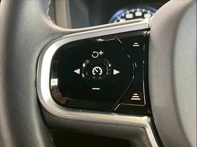 V60 T5 インスクリプション ハーマンカードン/ベージュ革/AppleCarPlay/HUD/BSM/ACC/全方位カメラ/カープレイ/シートヒーター/シートクーラー/フルゼグ/自動駐車機能/パイロットシイステム/電動トランク(11枚目)