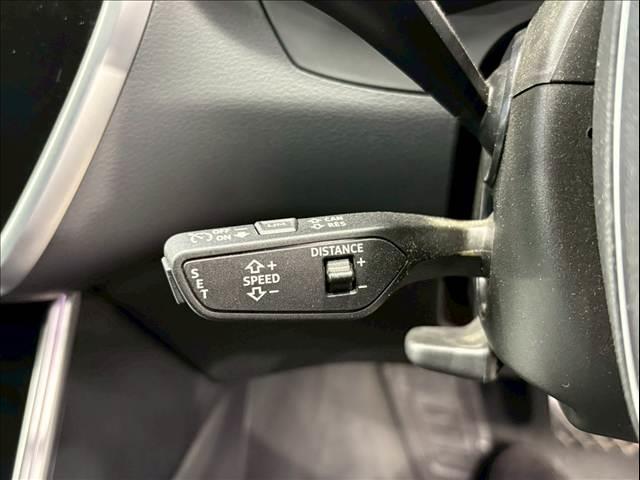 Ａ６ ４０ＴＤＩクワトロスポーツ　４ゾーンデラックスオートマチックエアコン／マルチカラーアンビエント／シートメモリー／レーダークルコン／レーンキープ／ＢＳＭ／ＡＣＣ／ＡｐｐｌｅＣａｒＰｌａｙ／黒革シート／カープレイ／フルゼグ（11枚目）