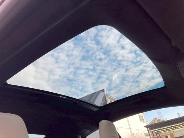 Ｆタイプ Ｒ－ダイナミック　クーペ　Ｐ３００　ガラスルーフ／メリディアンサウンド／スポーツエグゾースト／パフォーマンスシート／１２ｗａｙ電動調節機能パワーシート／シートクーラー／シートヒーター／アンビエントライト／ステアリングヒーター／クルコン（22枚目）