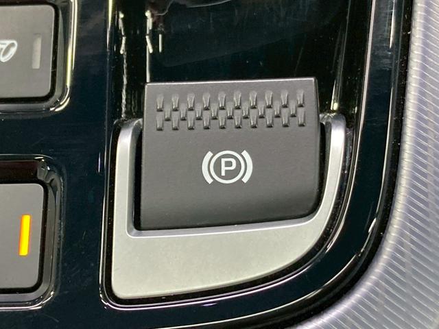 Ｆタイプ Ｒ－ダイナミック　クーペ　Ｐ３００　ガラスルーフ／メリディアンサウンド／スポーツエグゾースト／パフォーマンスシート／１２ｗａｙ電動調節機能パワーシート／シートクーラー／シートヒーター／アンビエントライト／ステアリングヒーター／クルコン（29枚目）