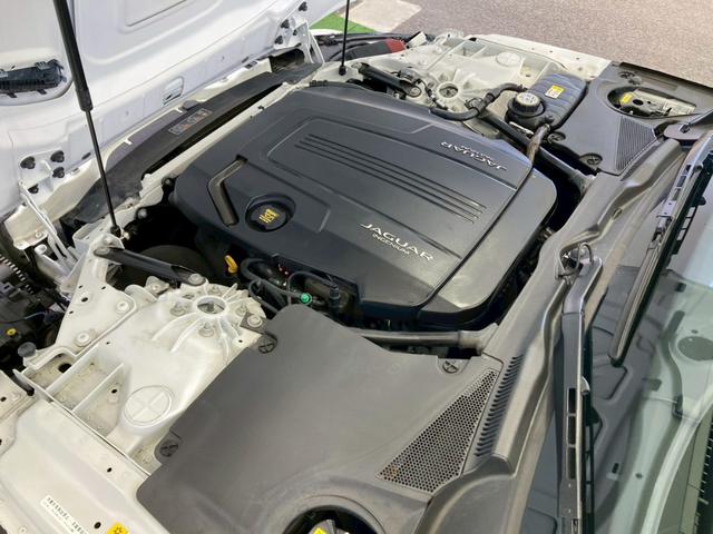 Ｆタイプ Ｒ－ダイナミック　クーペ　Ｐ３００　ガラスルーフ／メリディアンサウンド／スポーツエグゾースト／パフォーマンスシート／１２ｗａｙ電動調節機能パワーシート／シートクーラー／シートヒーター／アンビエントライト／ステアリングヒーター／クルコン（36枚目）