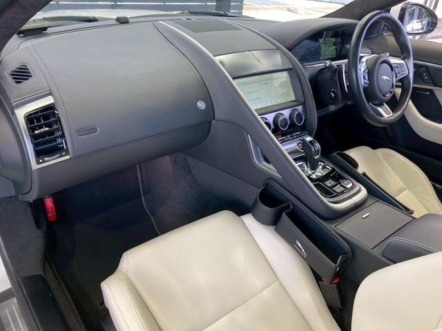 Ｆタイプ Ｒ－ダイナミック　クーペ　Ｐ３００　ガラスルーフ／メリディアンサウンド／スポーツエグゾースト／パフォーマンスシート／１２ｗａｙ電動調節機能パワーシート／シートクーラー／シートヒーター／アンビエントライト／ステアリングヒーター／クルコン（60枚目）