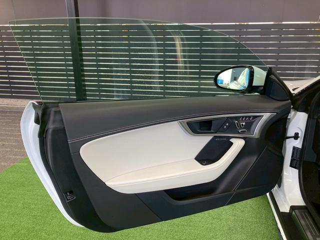 Ｆタイプ Ｒ－ダイナミック　クーペ　Ｐ３００　ガラスルーフ／メリディアンサウンド／スポーツエグゾースト／パフォーマンスシート／１２ｗａｙ電動調節機能パワーシート／シートクーラー／シートヒーター／アンビエントライト／ステアリングヒーター／クルコン（65枚目）