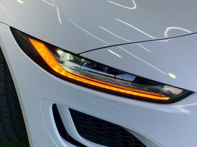 Ｆタイプ Ｒ－ダイナミック　クーペ　Ｐ３００　ガラスルーフ／メリディアンサウンド／スポーツエグゾースト／パフォーマンスシート／１２ｗａｙ電動調節機能パワーシート／シートクーラー／シートヒーター／アンビエントライト／ステアリングヒーター／クルコン（67枚目）