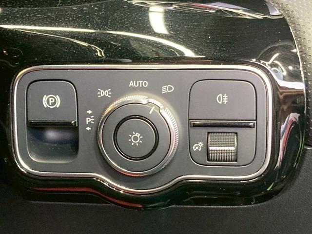 ＣＬＡクラス ＣＬＡ２００ｄ　ＡＭＧレザーエクスクルーシブパッケジ　ＡＭＧ風ステアリング／ＡＭＧ風リアバンパー／全方位カメラ／赤革シート／サンルーフ／ＨＵＤ／ＢＳＭ／ＡＣＣ／ＡｐｐｌｅＣａｒＰｌａｙ／カープレイ／アンビエントライト／レーンキープアシスト／レーンチェンジ（37枚目）