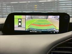 「アラウンドビューモニター」を装備で駐車が苦手な方でも安心です。 4