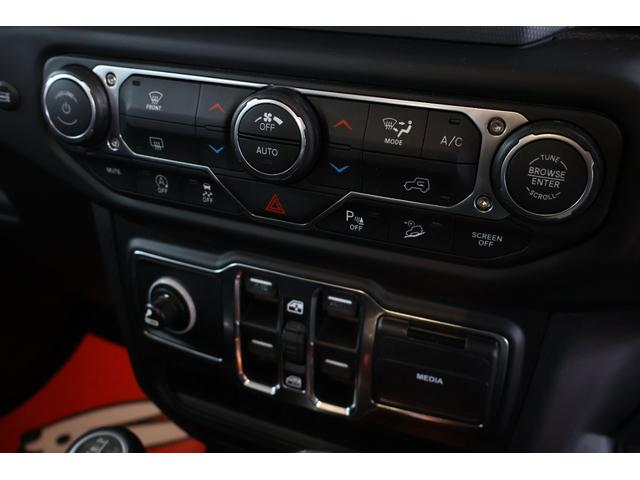 ジープ・ラングラーアンリミテッド スポーツ バックカメラ/サイドカメラ/フロントカメラ/前後ドライブレコーダー/クルーズコントロール/プッシュスタート/オートライト/ダウンヒルアシスト/フリーダムトップ/Bluetooth/USB/当店直接買取(23枚目)