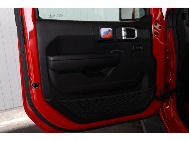 ジープ・ラングラーアンリミテッド スポーツ バックカメラ/サイドカメラ/フロントカメラ/前後ドライブレコーダー/クルーズコントロール/プッシュスタート/オートライト/ダウンヒルアシスト/フリーダムトップ/Bluetooth/USB/当店直接買取(30枚目)