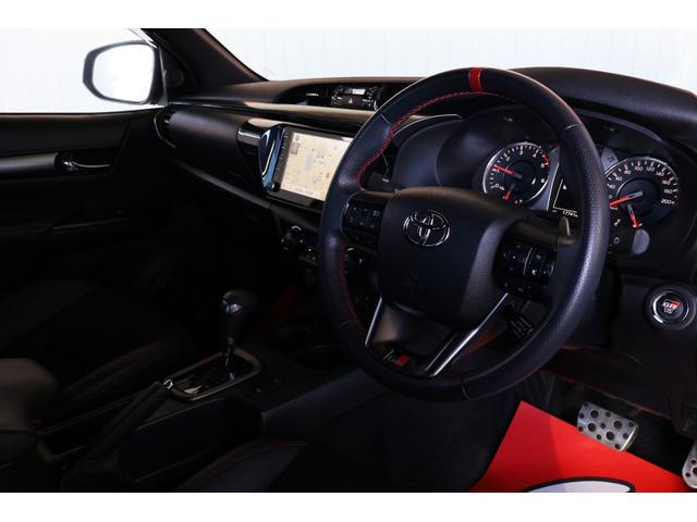 ハイラックス Ｚ　ＧＲスポーツ　禁煙１オーナー／８インチナビ／３６０カメラ／前後ドラレコ／ＧＲレッドキャリパー／ハードトノカバー／ＬＥＤヘッド／ＬＥＤフォグ／ヒッチメンバー／１８インチブラックＡＷ／同色オーバーフェンダー／衝突軽減（23枚目）