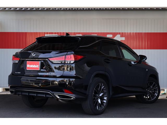 ＲＸ ＲＸ３００　Ｆスポーツ　パノラマルーフ／ルーフレール／１２．３インチフルセグナビ／パノラミックビューモニター／赤革シート／シートヒーター／ベンチレーション／後席シートヒーター／後席パワーシート／角型３眼ＬＥＤヘッドランプ（2枚目）