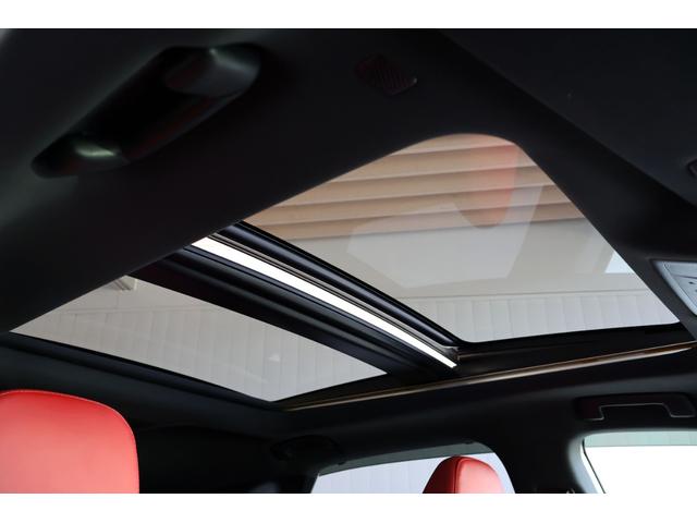 ＲＸ ＲＸ３００　Ｆスポーツ　パノラマルーフ／ルーフレール／１２．３インチフルセグナビ／パノラミックビューモニター／赤革シート／シートヒーター／ベンチレーション／後席シートヒーター／後席パワーシート／角型３眼ＬＥＤヘッドランプ（5枚目）