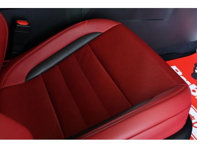 ＲＸ ＲＸ３００　Ｆスポーツ　パノラマルーフ／ルーフレール／１２．３インチフルセグナビ／パノラミックビューモニター／赤革シート／シートヒーター／ベンチレーション／後席シートヒーター／後席パワーシート／角型３眼ＬＥＤヘッドランプ（31枚目）