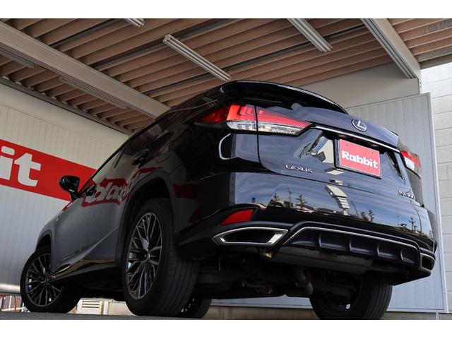 ＲＸ ＲＸ３００　Ｆスポーツ　パノラマルーフ／ルーフレール／１２．３インチフルセグナビ／パノラミックビューモニター／赤革シート／シートヒーター／ベンチレーション／後席シートヒーター／後席パワーシート／角型３眼ＬＥＤヘッドランプ（43枚目）