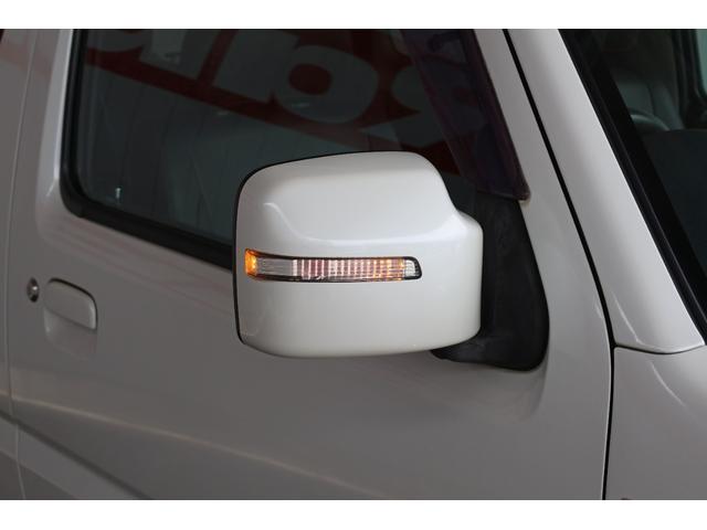 ジムニー ワイルドウインド 禁煙/レザーシート/シートヒーター/革巻きステアリングホイール/純正16AW/ルーフレール/フロントフォグランプ/ボディ同色背面ハードカバー/プライバシーガラス/キーレスエントリー/当店直接買取(10枚目)