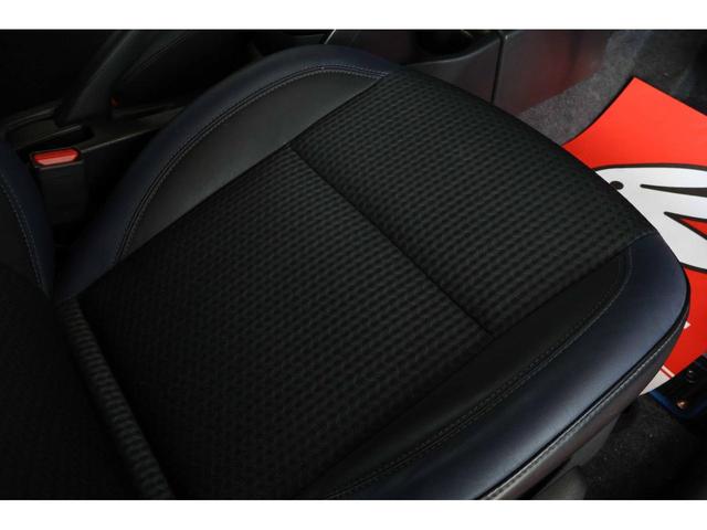 �^�]�ȑ��̍��ʂ��Y��ɕۂ���Ă���܂��B