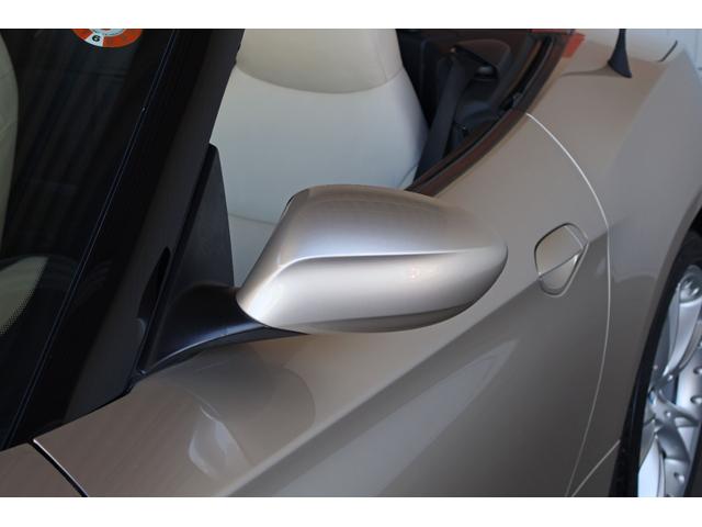 �h�A�~���[���F�򂹂ȂǂȂ��Y��ȏ�Ԃł��B