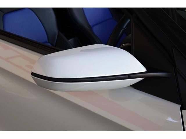 �y�{�f�B���F�h�A�~���[�z