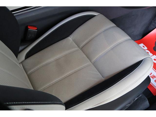 �^�]�ȑ��̍��ʂ��Y��ɕۂ���Ă���܂��B