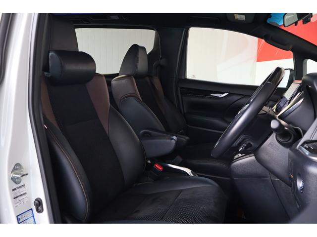 �y�N���R�����U�[�^�u���b�N�E���g���X�G�[�h�R���r�V�[�g�z