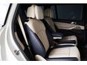 オプション装備の2列目コンフォートシートとなっております。