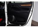 運転席側のドアトリムも目立つ靴擦れ等無く綺麗に保たれております。