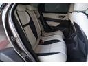セカンドシートも目立つ汚れは無く綺麗に保たれております。
