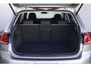 トランクスペースも十分な広さを確保しております。