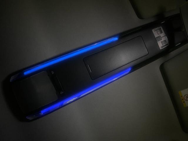 タントエグゼ 　後期モデル　アイドリングストップ　フロントフォグ　　キーフリーシステム　クリアコンビネーションランプ　ＨＩＤ　エアロバンパー　メッキグリル　オーバーヘッドコンソール　シルバー塗装アウターハンドル（18枚目）