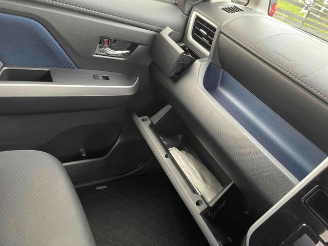 タンク 　両側電動スライドドア　レーンアシスト　アクセル踏み間違い装置　スマートキー　オートライト　タイミングチェーン　フロントフォグ　クルーズコントロール　衝突回避支援ブレーキ　ＥＴＣ（21枚目）