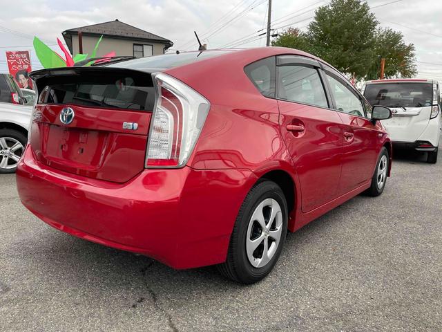 プリウス Ｓ　純正ＳＤナビ　キセノンヘッドライト　純正アルミホイール　フルセグＴＶ　Ｂｌｕｅｔｏｏｔｈ　スマートキー　バックカメラ　ＣＶＴ（7枚目）