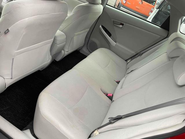 プリウス Ｓ　純正ＳＤナビ　キセノンヘッドライト　純正アルミホイール　フルセグＴＶ　Ｂｌｕｅｔｏｏｔｈ　スマートキー　バックカメラ　ＣＶＴ（14枚目）