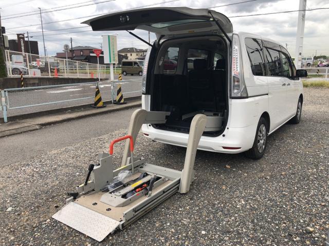 セレナ  2.0Sチェアキャブリフター/車いす固定装置付/クルーズコントロール/福祉車両/キーレス/タイミングチェーン車/6人乗り(2枚目)