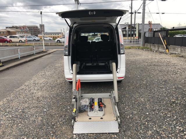 セレナ  2.0Sチェアキャブリフター/車いす固定装置付/クルーズコントロール/福祉車両/キーレス/タイミングチェーン車/6人乗り(6枚目)