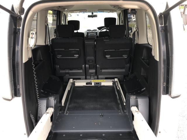 セレナ  2.0Sチェアキャブリフター/車いす固定装置付/クルーズコントロール/福祉車両/キーレス/タイミングチェーン車/6人乗り(7枚目)