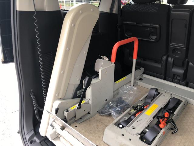 セレナ  2.0Sチェアキャブリフター/車いす固定装置付/クルーズコントロール/福祉車両/キーレス/タイミングチェーン車/6人乗り(18枚目)