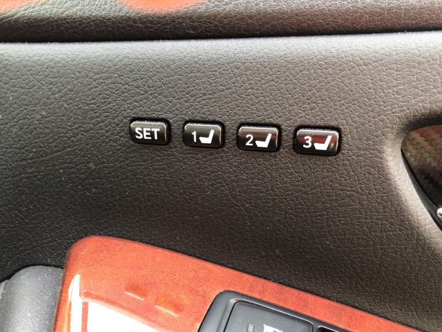 ■メモリーシート■３パターンの登録が出来て、乗られる方にての登録で運転時のイライラも解消ですね☆