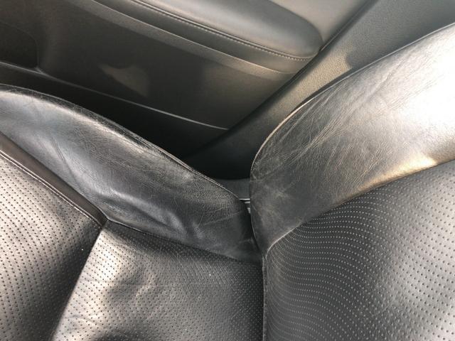 ※ダメージヵ所※運転席シート横部分にて革のシワが少し目立ちます
