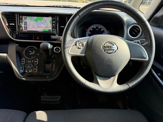 スマートな運転席周りで綺麗です！