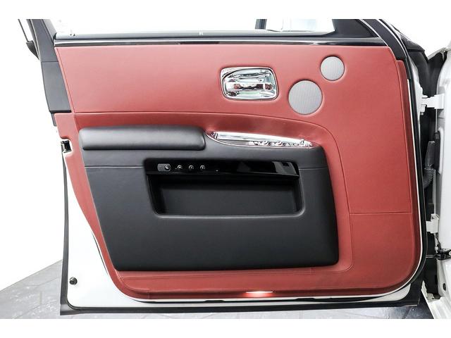 ゴーストII ベースグレード 1年保証付き 正規D車 左H シューティングスターヘッドライナー リアエンターテイメント 特別外装色/アンダルシアンホワイト ダブルコーチライン WALD22AW 温冷シート RR刺繍 360°カメラ(31枚目)