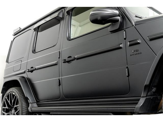Gクラス G63 正規D車 左H ナイトPKG BRABUSカーボンボンネット/Fリップ/カーボンルーフスポイラー/左右4本出マフラー/23inAW Fプロテクションフィルム 電動サイドステップ デジタルインナーミラー(18枚目)